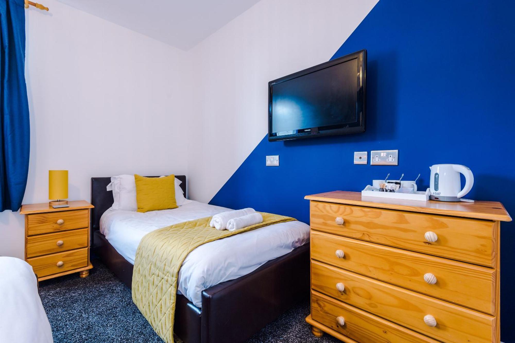Pebbles Guest House Blackpool Bagian luar foto