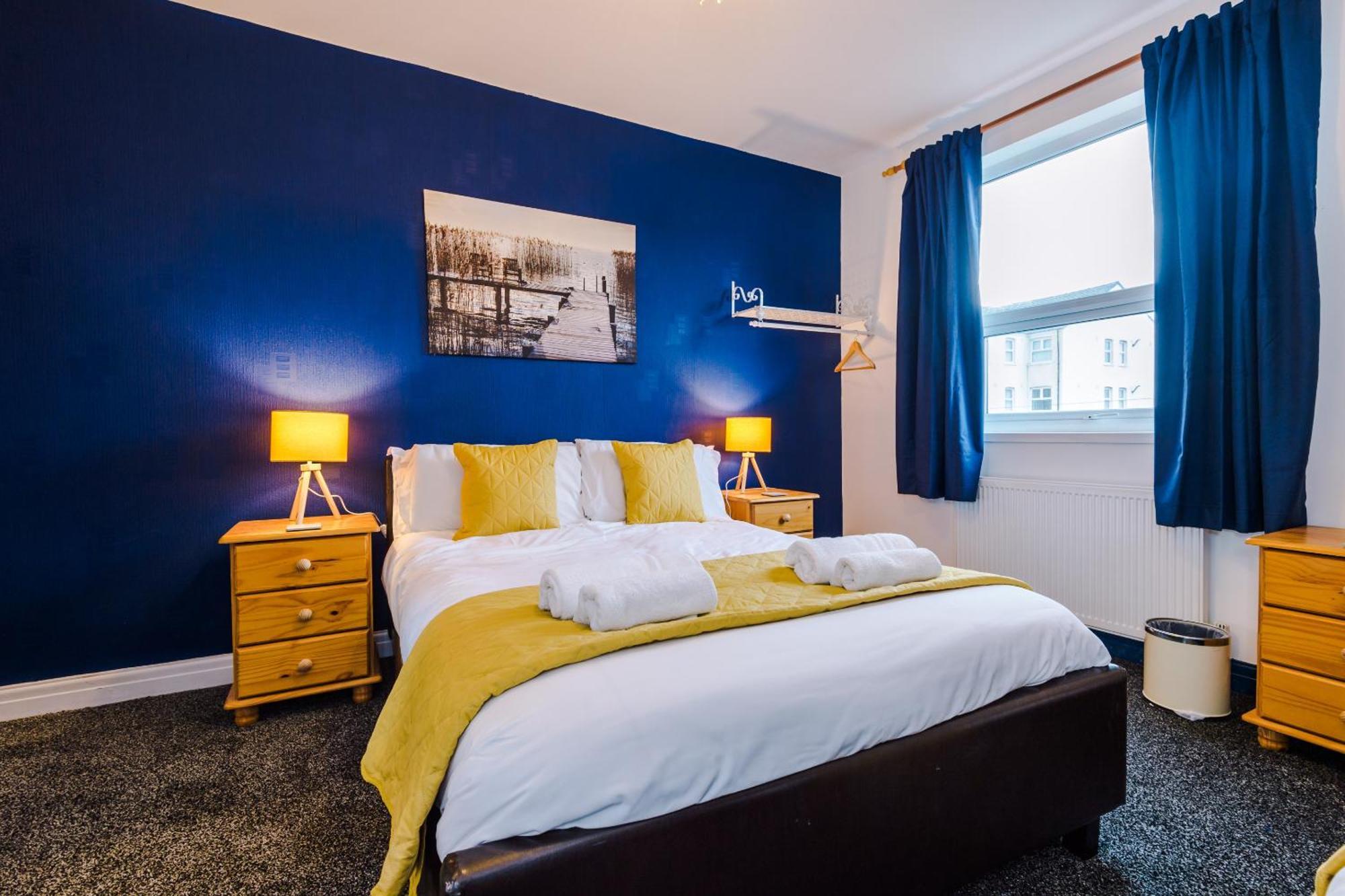 Pebbles Guest House Blackpool Bagian luar foto