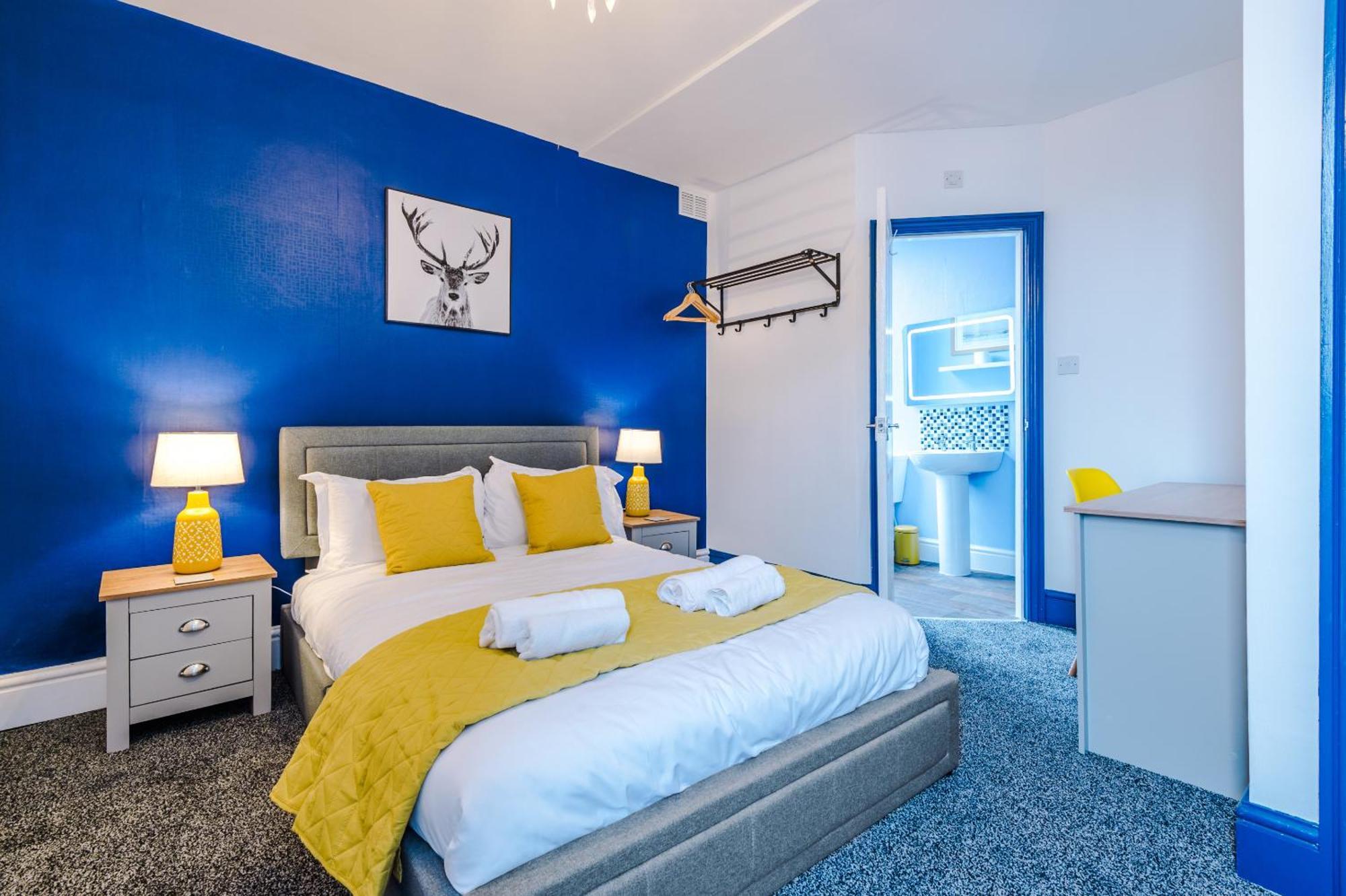 Pebbles Guest House Blackpool Bagian luar foto