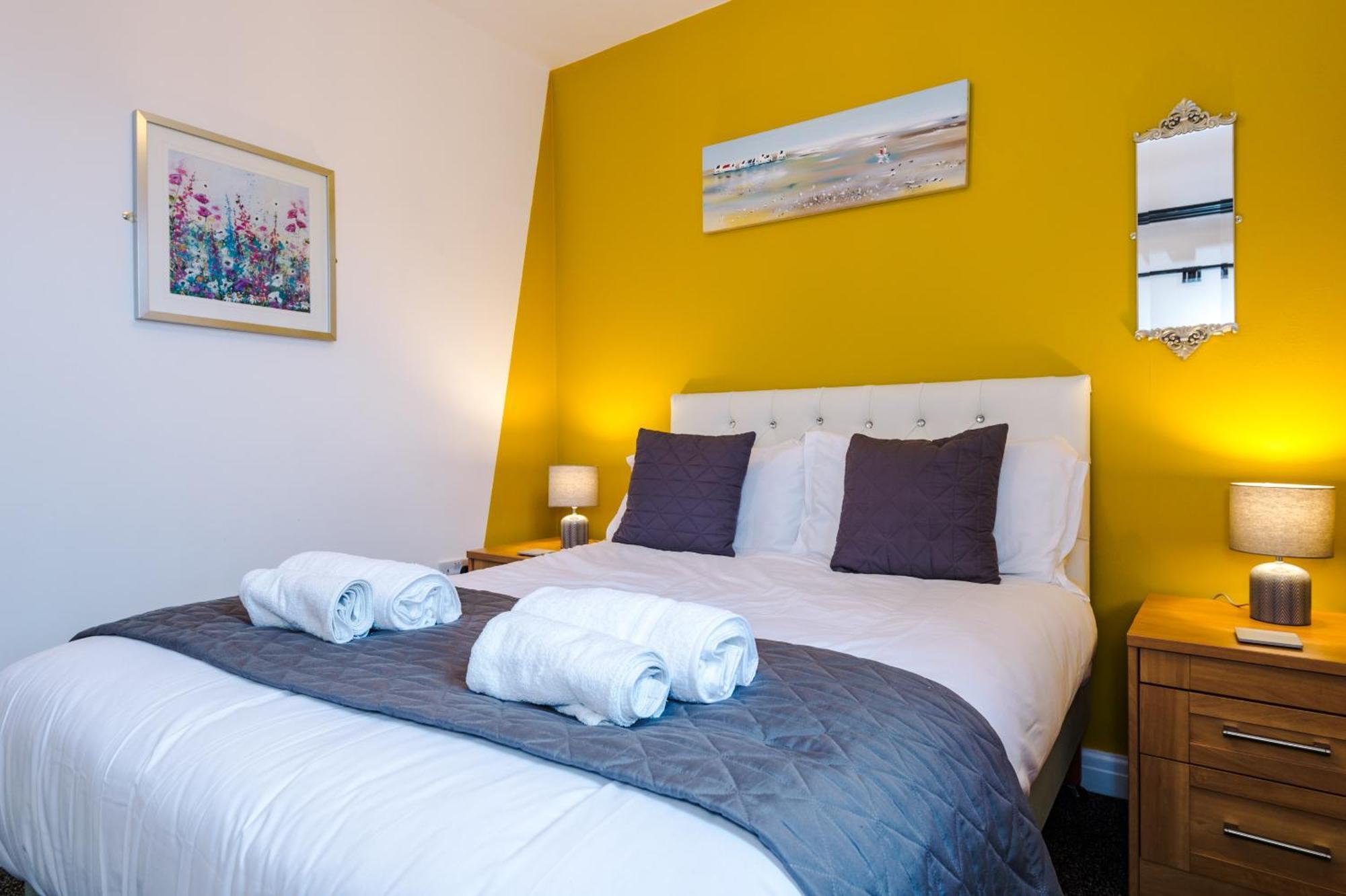 Pebbles Guest House Blackpool Bagian luar foto