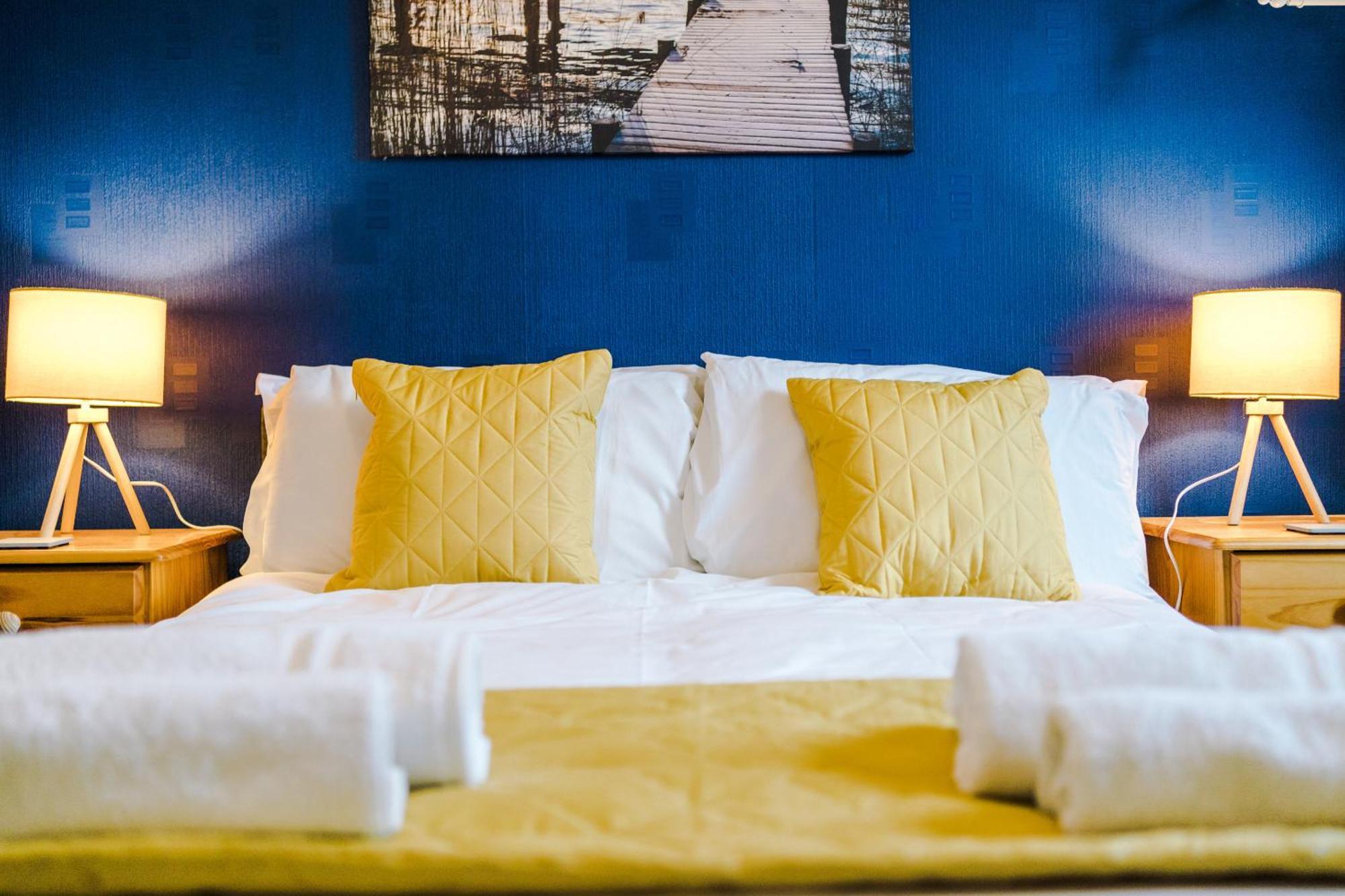 Pebbles Guest House Blackpool Bagian luar foto