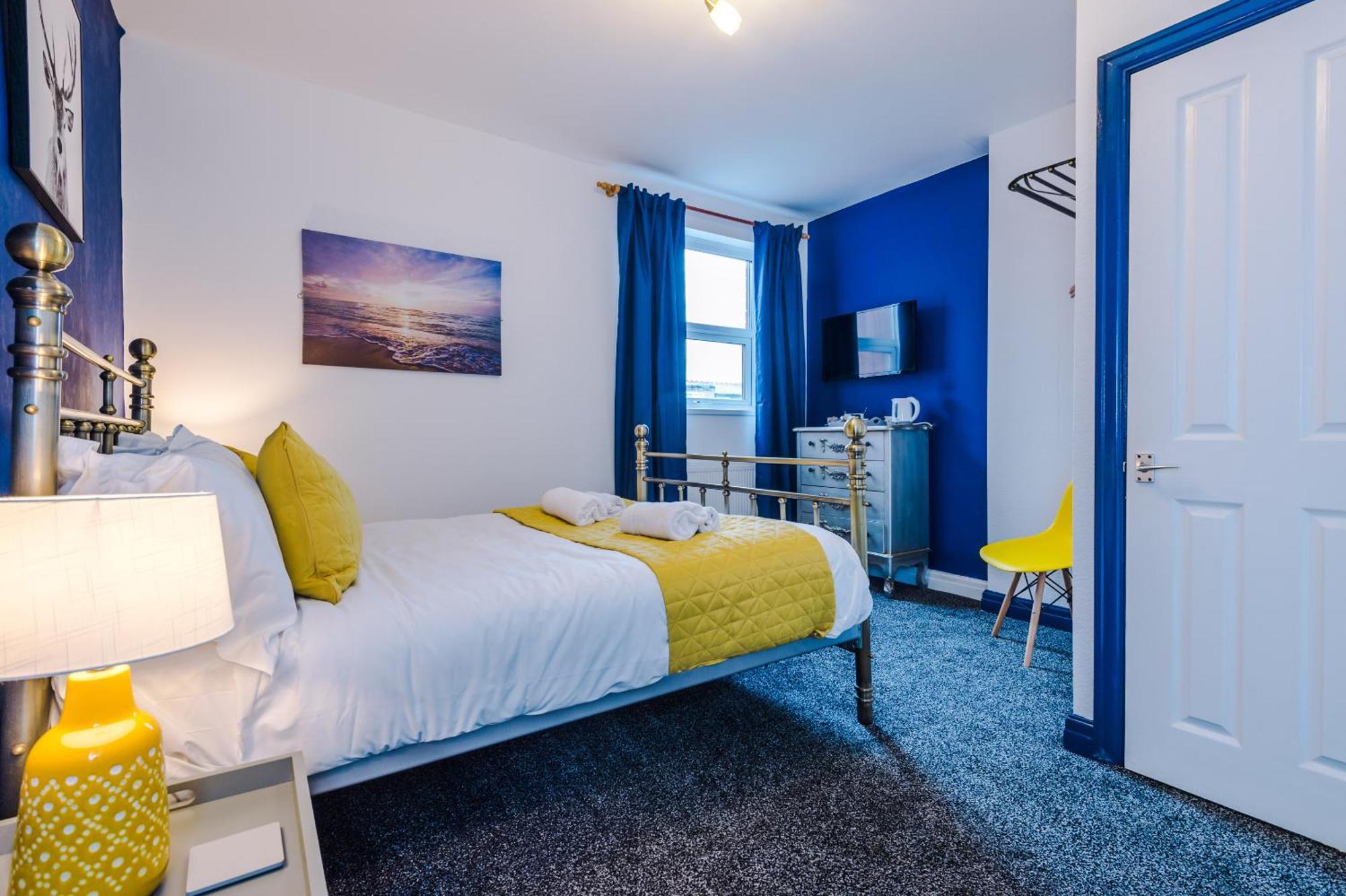 Pebbles Guest House Blackpool Bagian luar foto